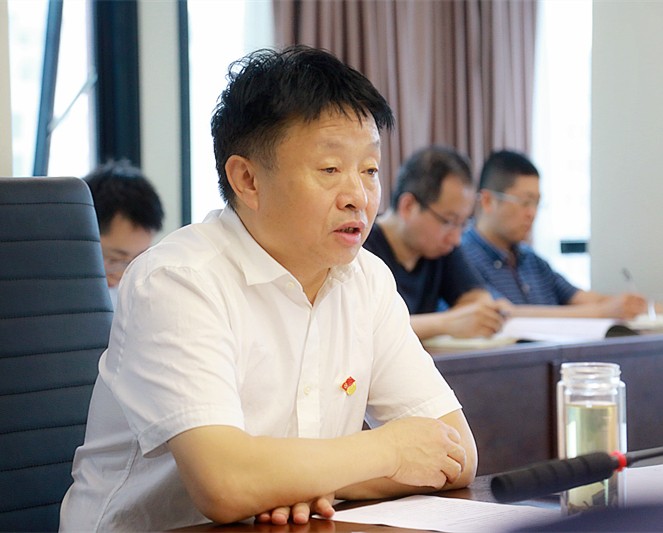 任你博集团举行“不忘初心、切记使命”主题教育集中学习钻研