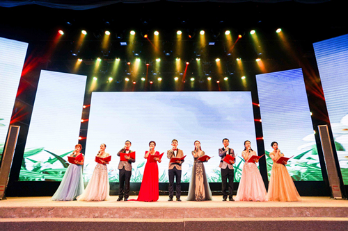 任你博集团庆祝新中国建设70周年职工朗诵角逐乐成举行