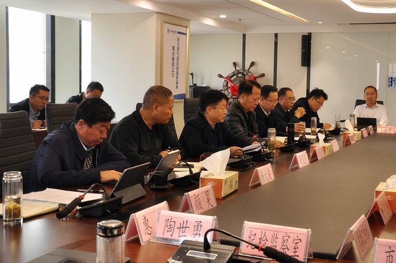 任你博集团召开党委理论学习中心组（扩大）聚会转达学习党的十九届四中全会精神