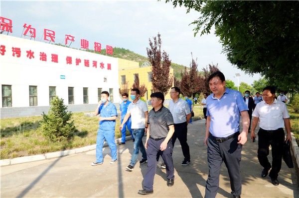 任你博集团复工复产促增添项目观摩聚会与会职员走进绿色能源公司油气公司水情形公司陕北片区项目
