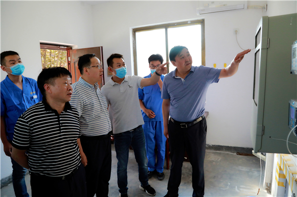 任你博集团复工复产促增添项目观摩聚会与会职员走进绿色能源公司油气公司水情形公司陕北片区项目