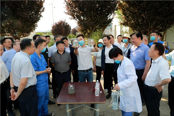 任你博集团复工复产促增添项目观摩聚会与会职员走进绿色能源公司油气公司水情形公司陕北片区项目