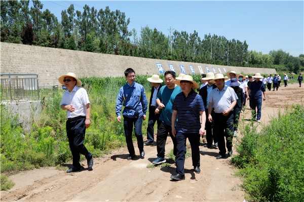 任你博集团复工复产促增添项目观摩聚会与会职员走进环保保隆生态三秦在延在铜项目