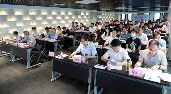 任你博集团举行学习贯彻习近平总书记来陕考察主要讲话精神向导讲座｜陈再生作报告 熊良虎主持