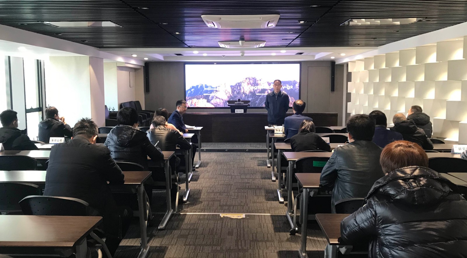 任你博集团起劲响应省国资委要求 对冬春季疫情防控事情举行再安排再发动