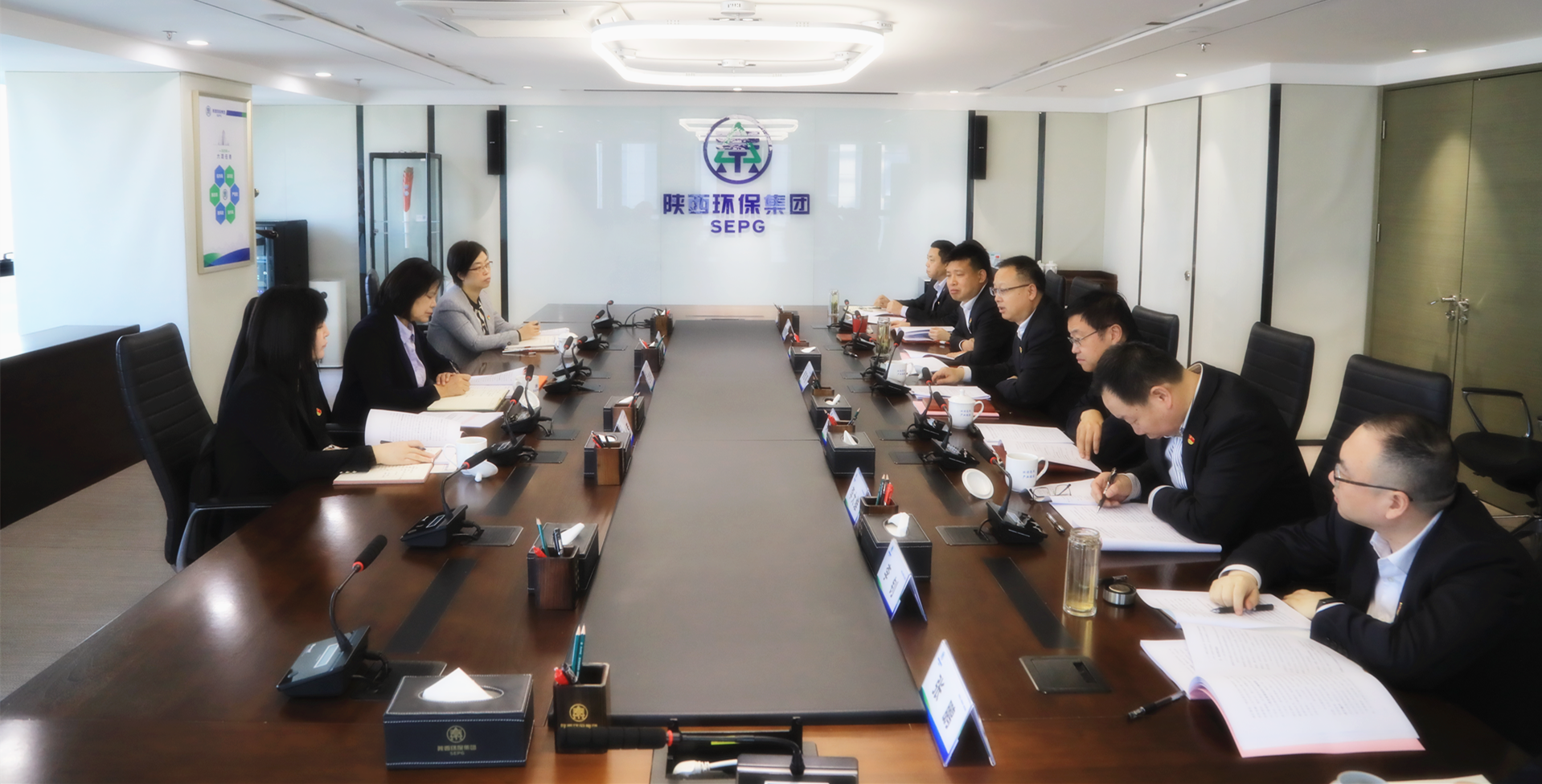 任你博集团召开2024年度向导班子民主生涯会暨巡视整改专题民主生涯会